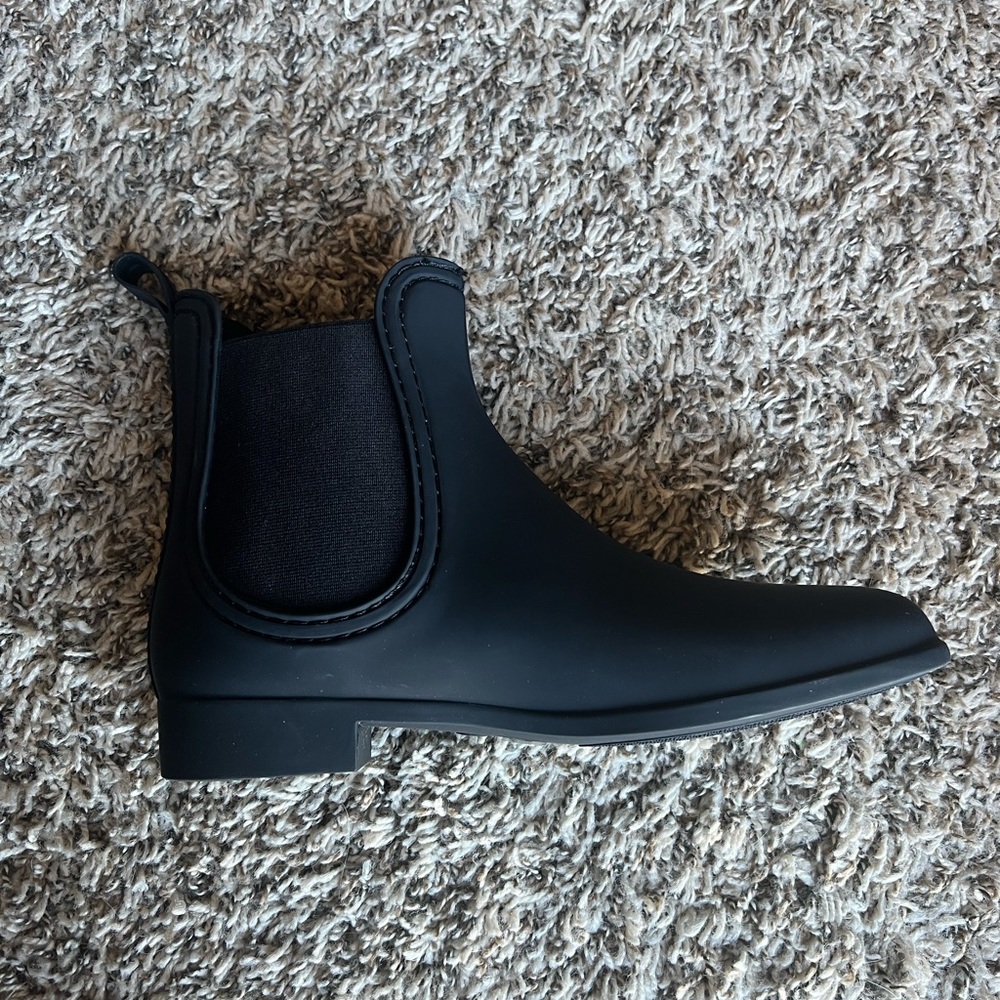 NEW Jeffrey Campbell Chelsea Boots